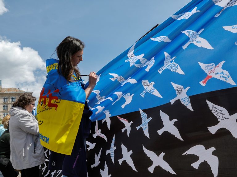 Europe has hassle gathering 65,000 troopers to kind a “obstruction” power in Ukraine