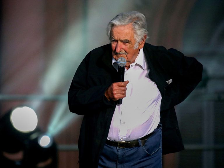 His final public assertion was concerning the “Chismerío” of Argentina