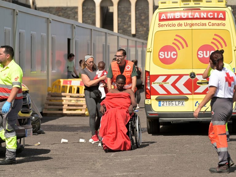 4 girls and three ladies died drowning in entrance of the Canary Islands to get off a migrant raft