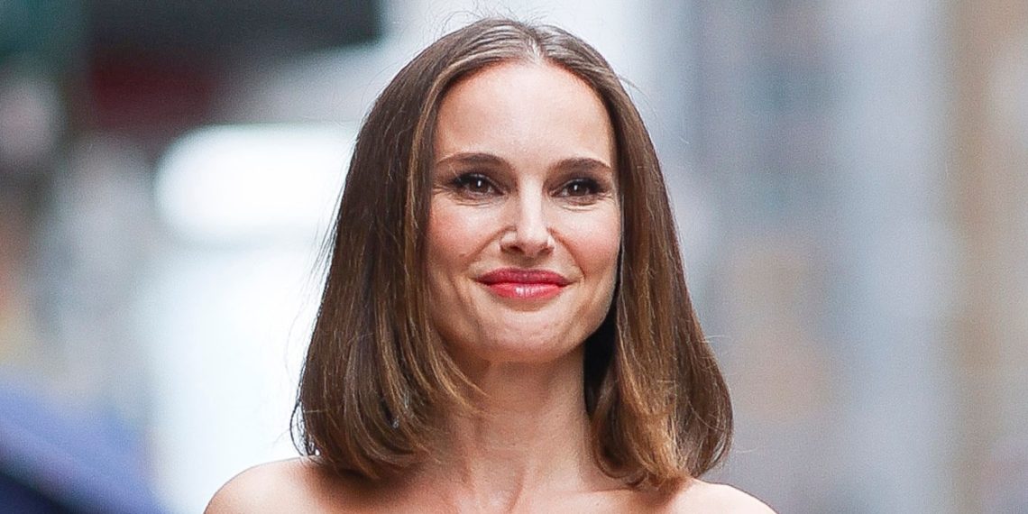 Natalie Portman provides dishevelled turn-up denims her seal of approval