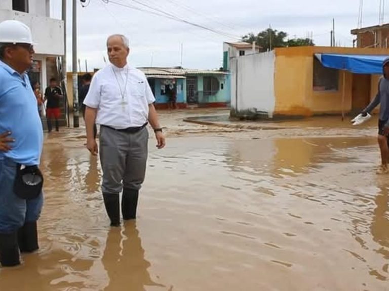 The “Pope of Chiclayo”, who lived terrorist violence in Peru, accompanied the standard and regarded on the former President Alberto Fujimori