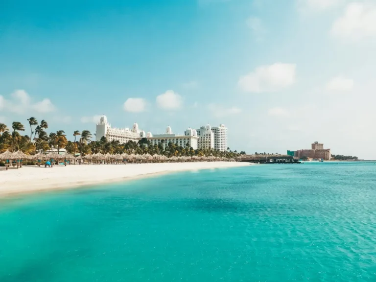 Frontier Airways Broadcasts New Path to Aruba