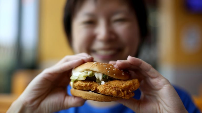 America’s burger preferences shift as hen burgers outpace beef nationwide