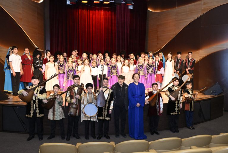 Princess Morocen visits the Mugham Worldwide Middle in Baku (Picture) of Azerbaijan (photograph)