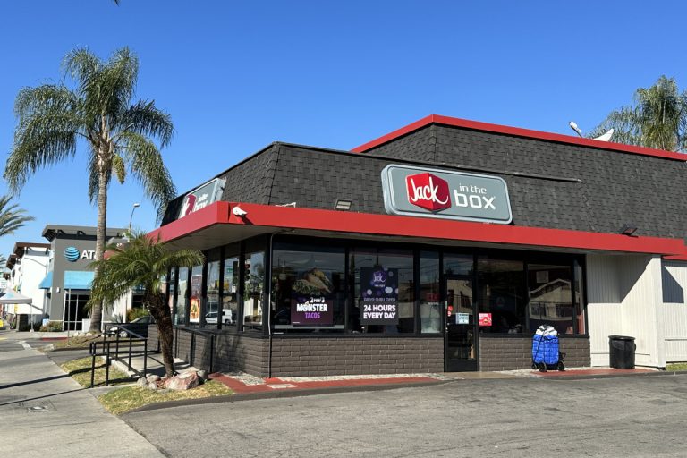 Beloved Quick Meals Chain Makes Telling Transfer After Closing A whole bunch of Places