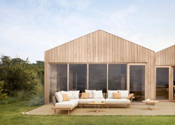 Carl Hansen & Søn provides the out of doors lounge collection impressed by Zmei