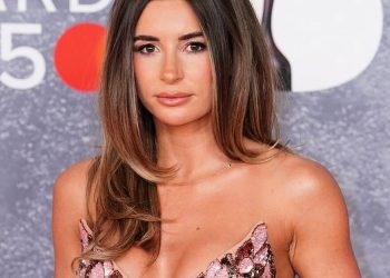 ‘I simply by no means actually cared about my face’