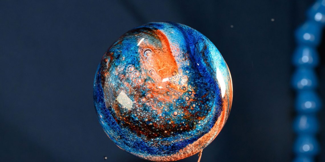 An astronaut, many cameras and 220 days of astonishing photos from house