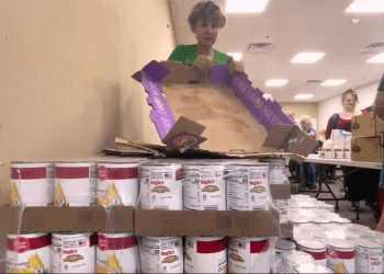 MANNA FoodBank hosts closing pop-up meals giveaway at Asheville Mall (for now)