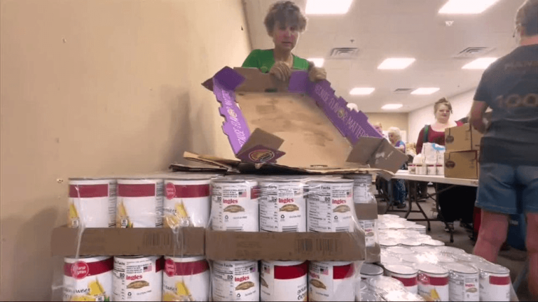 MANNA FoodBank hosts closing pop-up meals giveaway at Asheville Mall (for now)