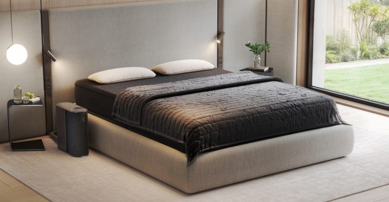 Eight sleep provides an costly blanket and audio system to its sleep system 5
