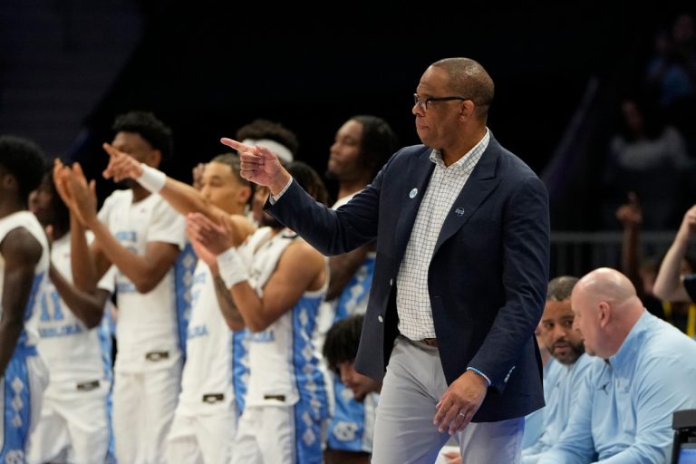 Hubert Davis from North Carolina receives main recruitment information towards the season
