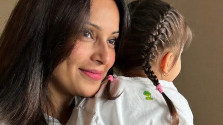 Bipasha Basu shares an image with daughter Devi on Instagram | See Picture