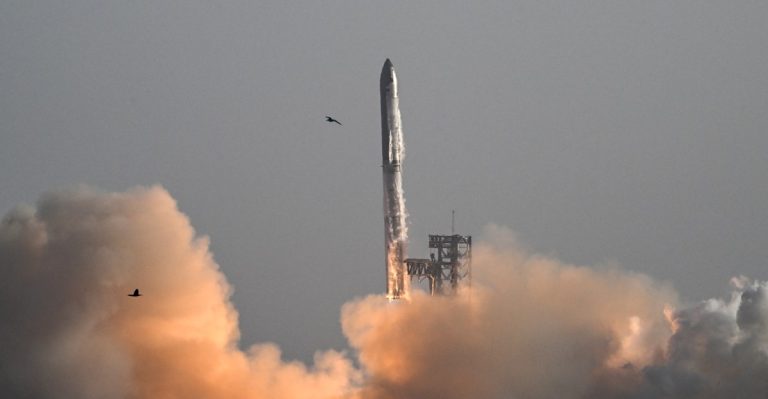 Why Spacex rockets proceed to blow up?