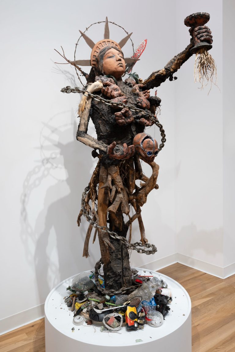 An exhibition celebrates self-taught immigrant artists who mannequin Chicago-Colossal