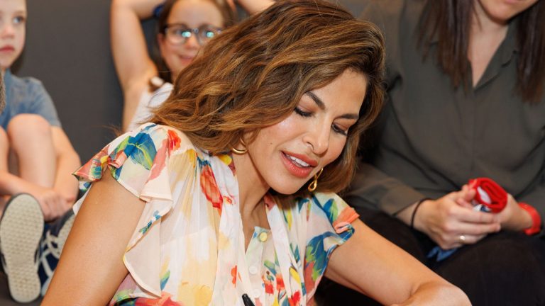 Eva Mendes’ rose print costume is making me fall in love with floaty florals