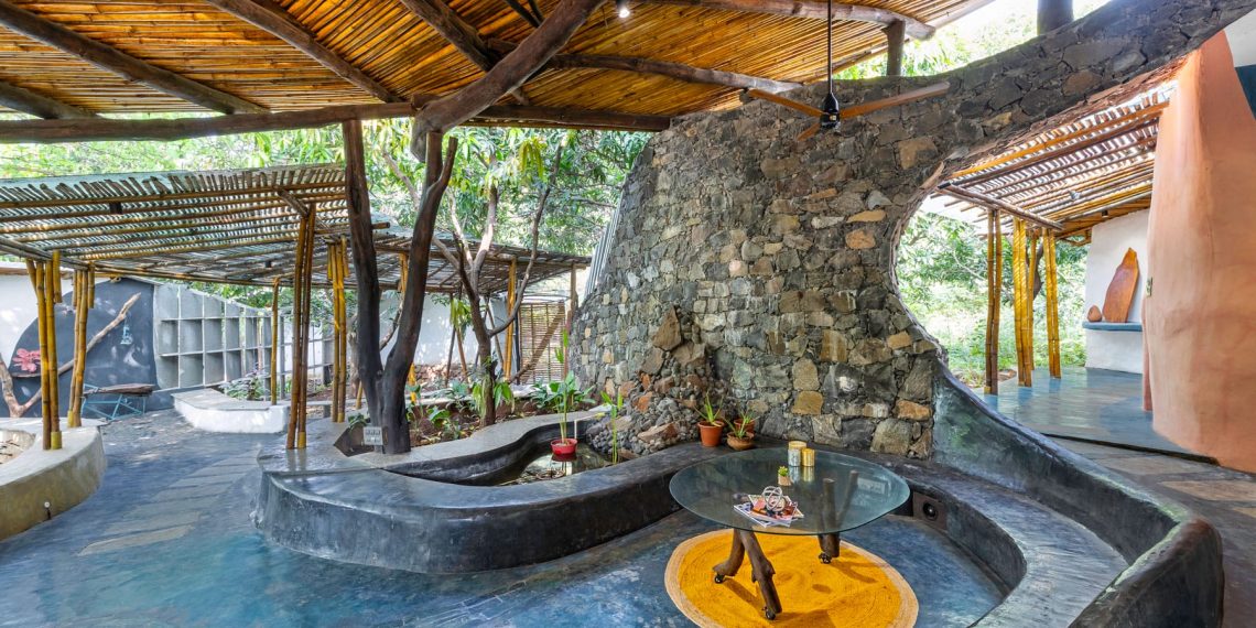 Fermhouse of fading limits “maivan” embraces the biofil design in an Indian – colossal forest