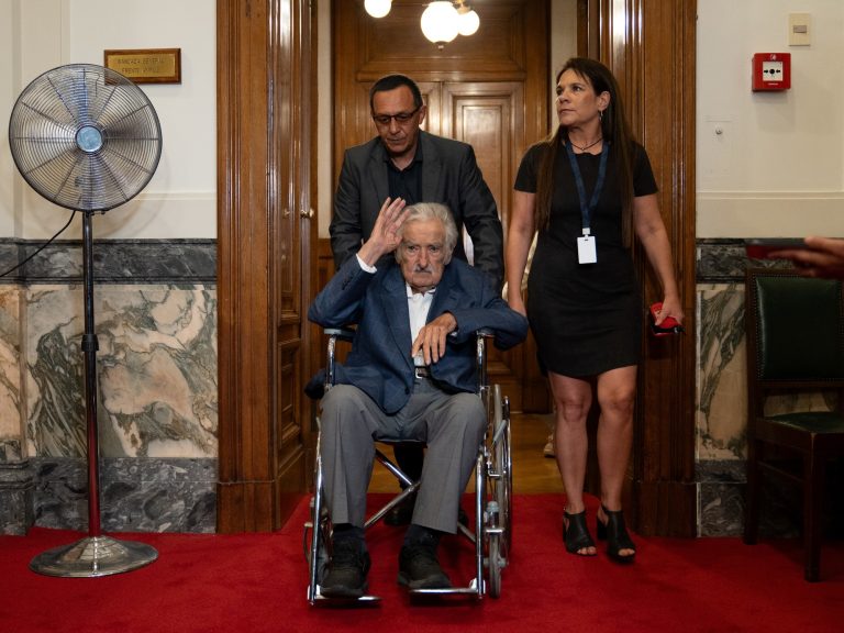 “It is difficult,” mentioned President Yamandú Orsi after visiting him, and “did not ask”