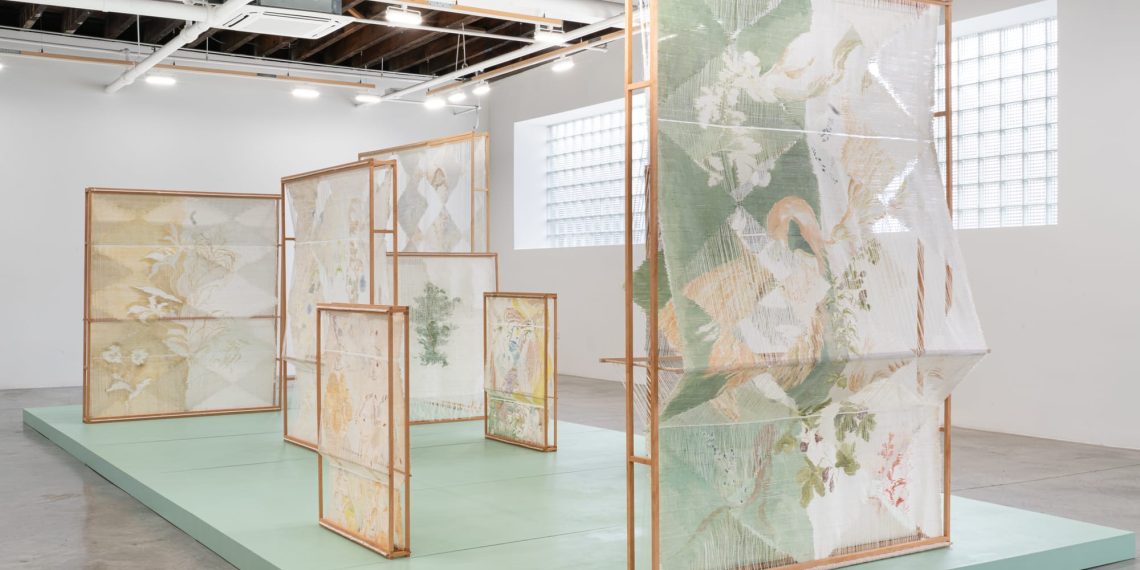 The etheric materials mix the structure and nature in élise peroi “for flowers” – Colossal