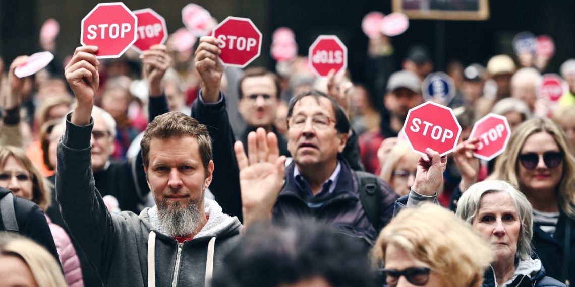 Sinkreds protest in Prague for returning to ‘dedication’ in world politics