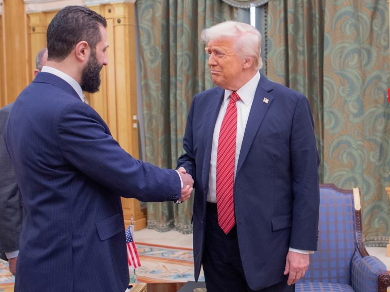 Donald Trump’s assembly with the President of Syria, a United States in his Center East coverage
