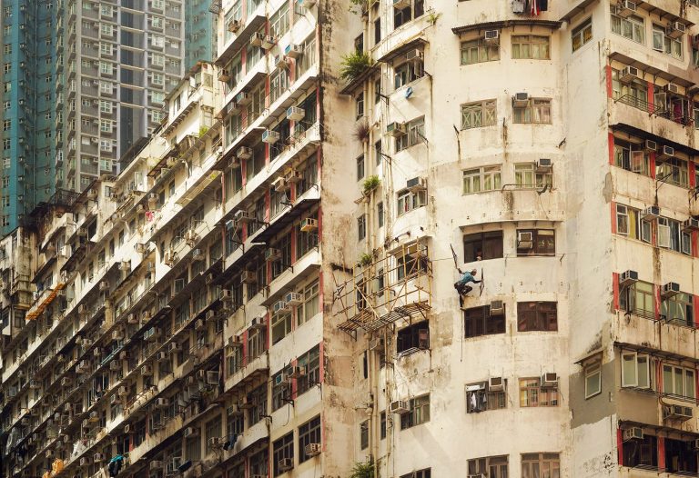 Romain Jacquet-Lagrèze paperwork life on the high of the ascending structure of Hong Kong-Colossal