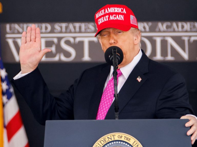 “Hopefully the courts let me proceed to expel the migrants”
