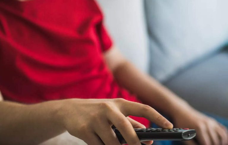 Sedentary Way of life Linked to Elevated Coronary heart Threat in Chest Ache Sufferers, Research Reveals, ET HealthWorld