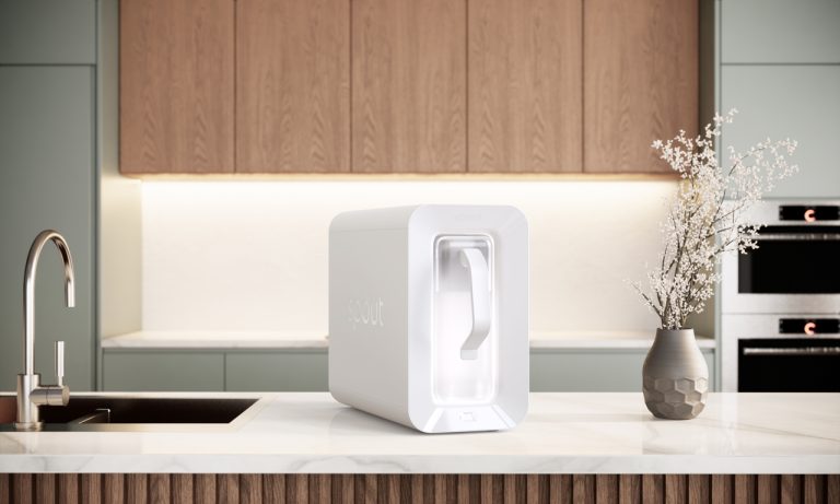 Spout turns moisture from air into consuming water