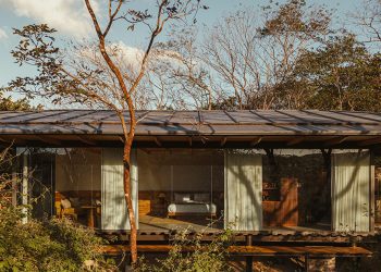Studio Saxa brings fashionable bungalos to the wild of Costa Rica