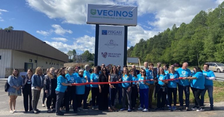 Vecinos opens everlasting well being hub in Franklin