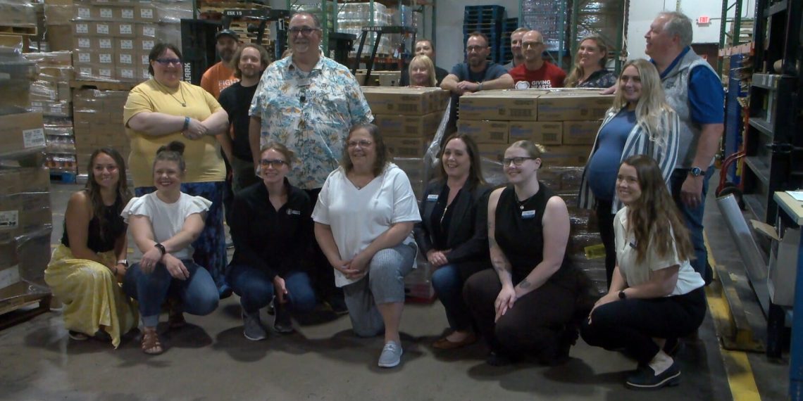 Practically 40,000 kilos of mac and cheese donated to native meals financial institution – InForum