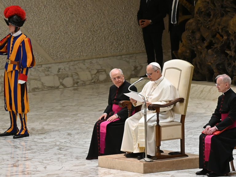Pope Leo XIV requested the liberation of prisoners and mentioned that freedom of expression is a “good reward”.