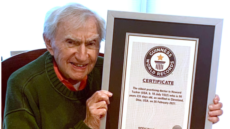 102-year previous world’s oldest practising physician shares four uncommon causes for his lengthy life