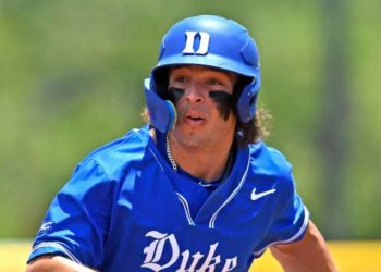 Tensions are boiled whereas coach Wake Forest appears to shout on the Tennessee star Andrew Fischer, earlier than working at dwelling MLB information