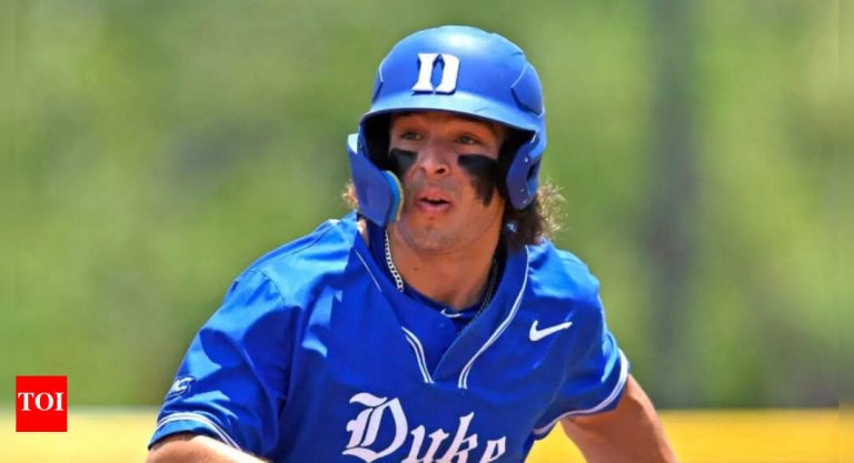 Tensions are boiled whereas coach Wake Forest appears to shout on the Tennessee star Andrew Fischer, earlier than working at dwelling MLB information