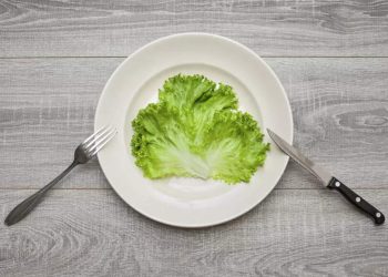 Chopping again on energy? Specialists reveal the way it impacts the thoughts |