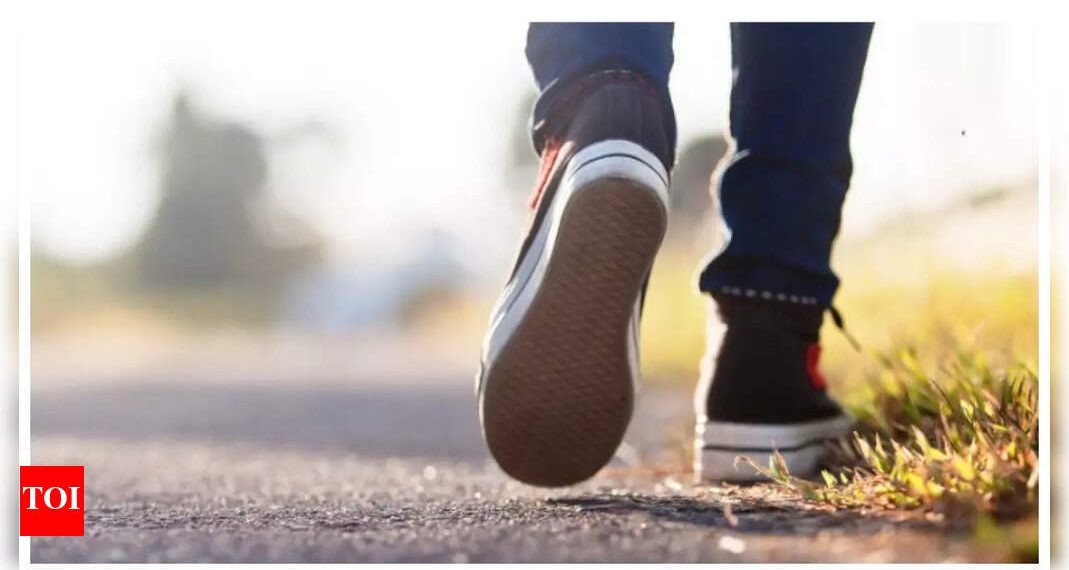 Strolling Advantages: Males who stroll at the least THESE many steps on a regular basis can cut back their threat of early loss of life by as much as 70%! |