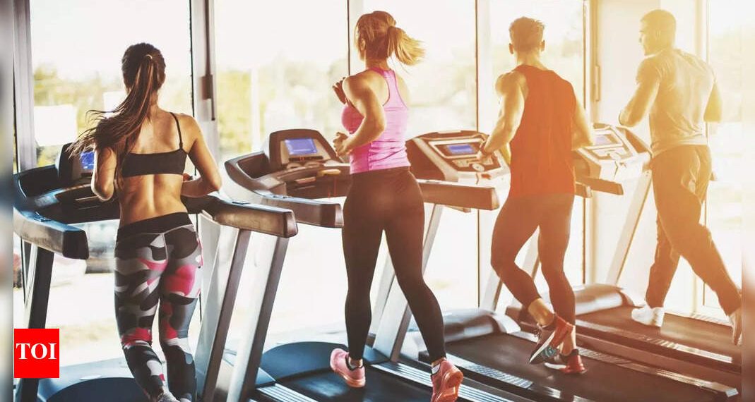 Harvard analysis reveals: How a easy 21-minute stroll a day could also be more healthy than hitting the treadmill |