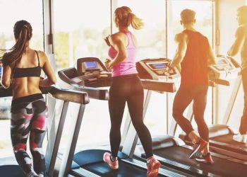 Harvard analysis reveals: How a easy 21-minute stroll a day could also be more healthy than hitting the treadmill |