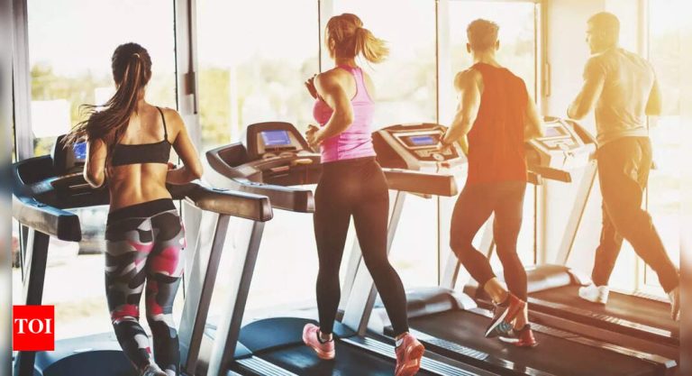 Harvard analysis reveals: How a easy 21-minute stroll a day could also be more healthy than hitting the treadmill |