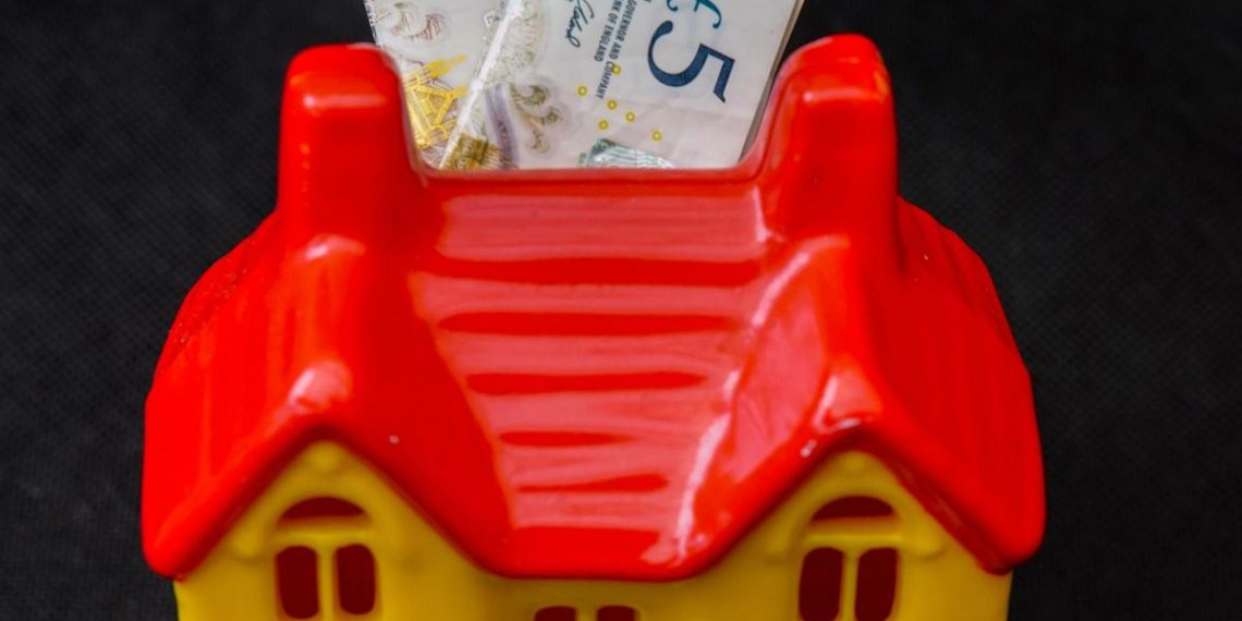 Price of ‘minimal retirement life-style’ has fallen amid decrease power costs