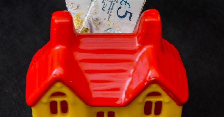 Price of ‘minimal retirement way of life’ has fallen amid decrease vitality costs
