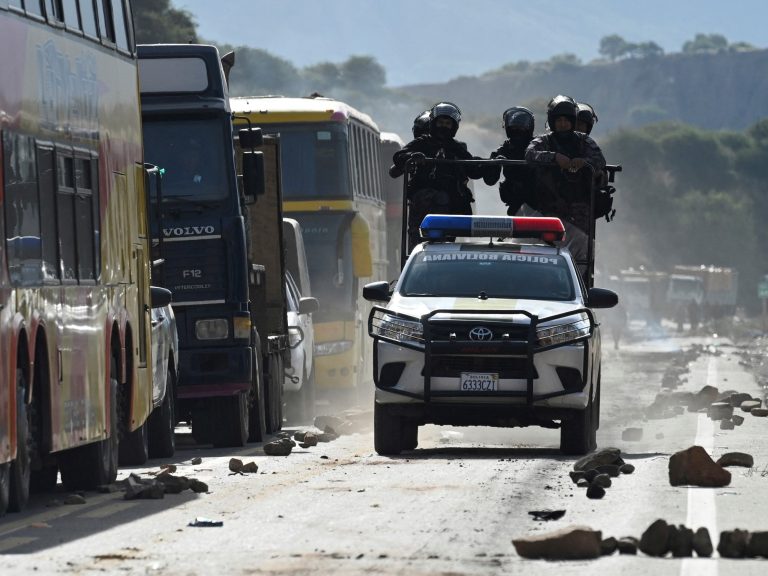 Two cops died in confrontations between Evo Morales and Safety Forces