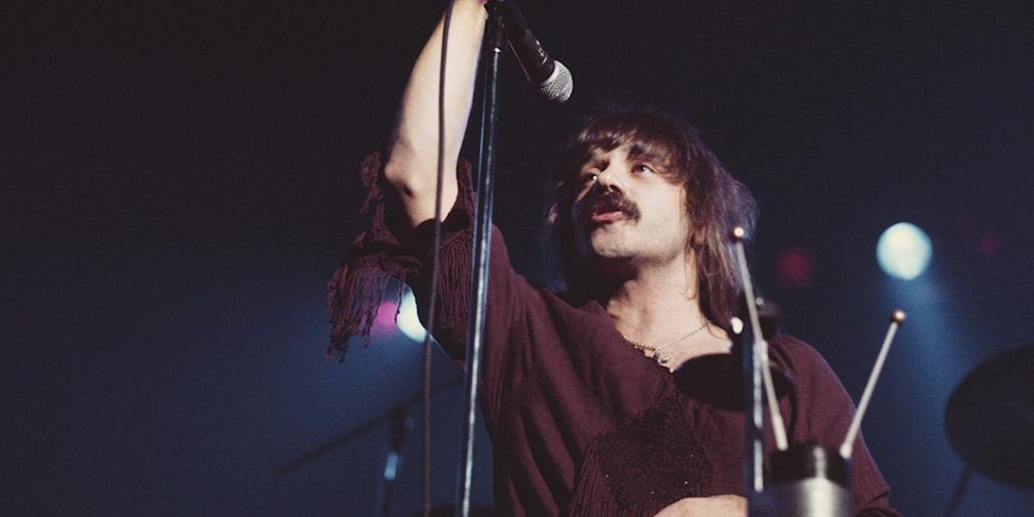 REO Speedwagon singer crashes automotive after falling asleep on the wheel