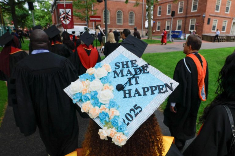 Harvard graduates jubilation opening audio system ask the college to face sturdy within the battle with Trump