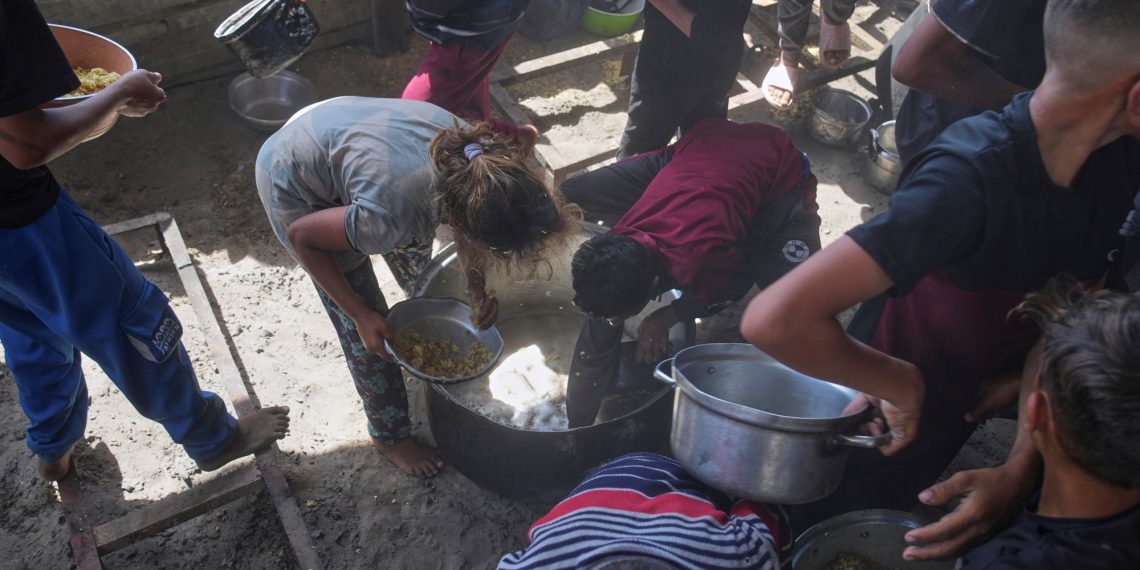 After mortal incidents, the inspiration that distributes support to Gaza closes its distribution facilities