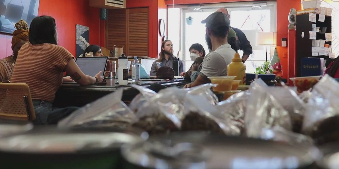 Knox Delight, group works collectively to supply meals