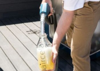 Aircela demonstrates a automobile that produces gasoline instantly from the air