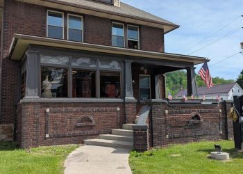 Model Connections presents outfits for the household – Bedford Gazette